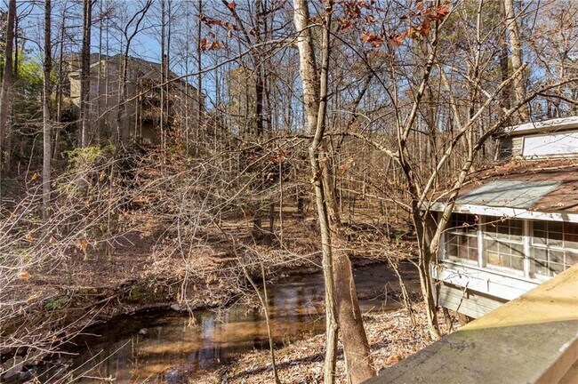 Building Photo - 1580 Jones Rd