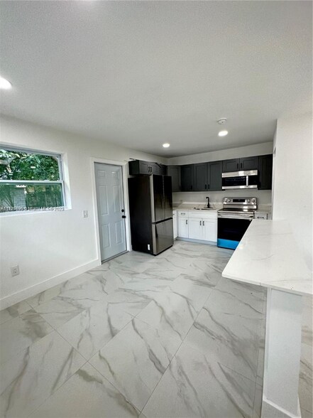 Building Photo - 1445 NW 34th St