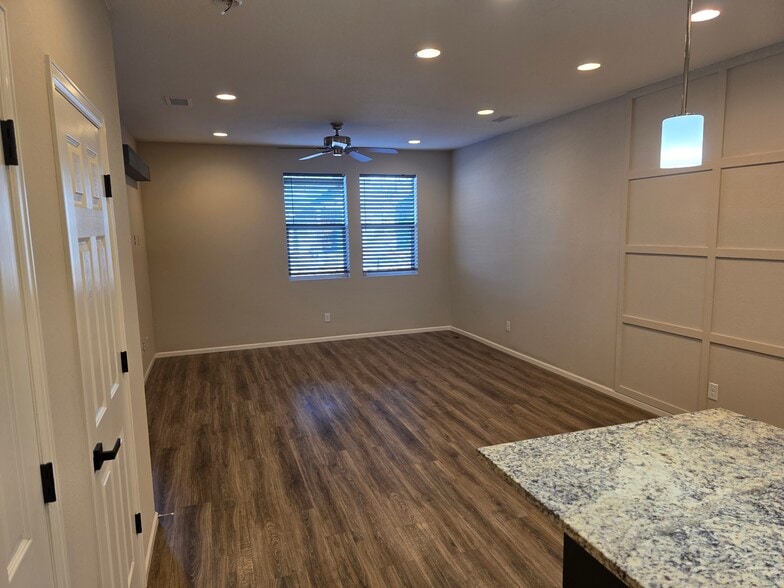 Living area - 16078 E Elk Dr