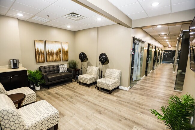 Building Photo - Belle Vie Salon Studios - Chandler