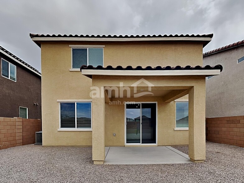 Building Photo - 6216 W Calle Lingo
