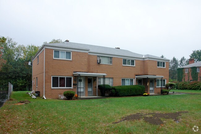 Building Photo - 3102-3108 Northwest Blvd