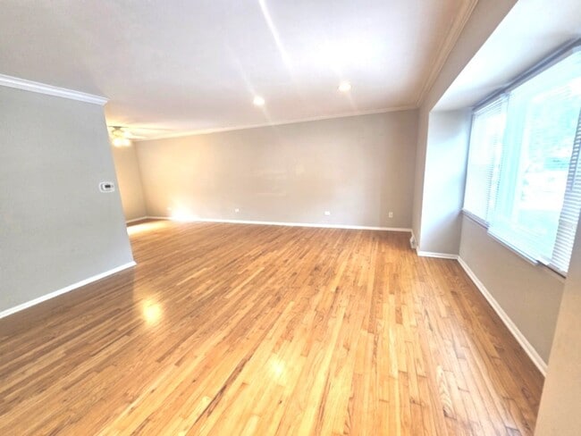 Building Photo - 1038 Cambridge Dr
