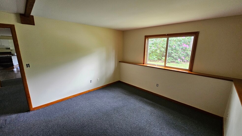 Bedroom - 27 Log Cabin Rd
