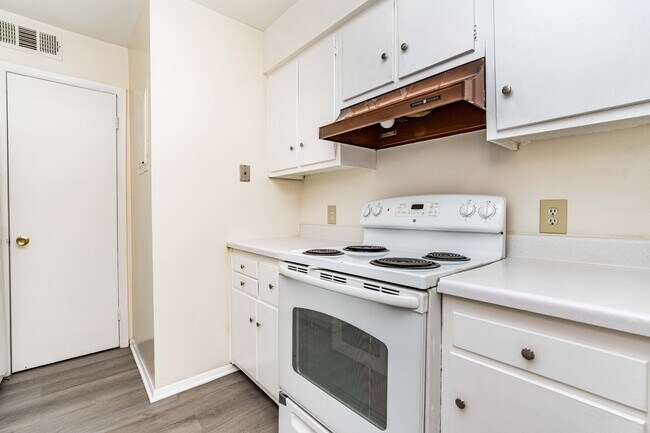 Building Photo - 1232 Teakwood Pl