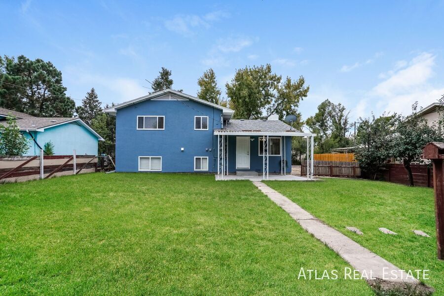 Building Photo - 804 2nd St