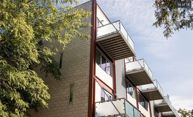 Building Photo - 3450 Cahuenga Blvd