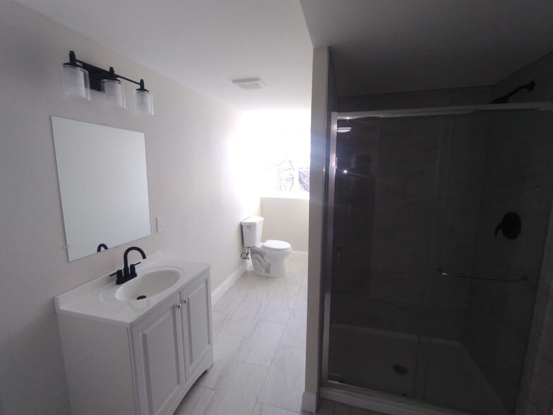 Building Photo - 2323 Patterson Ave