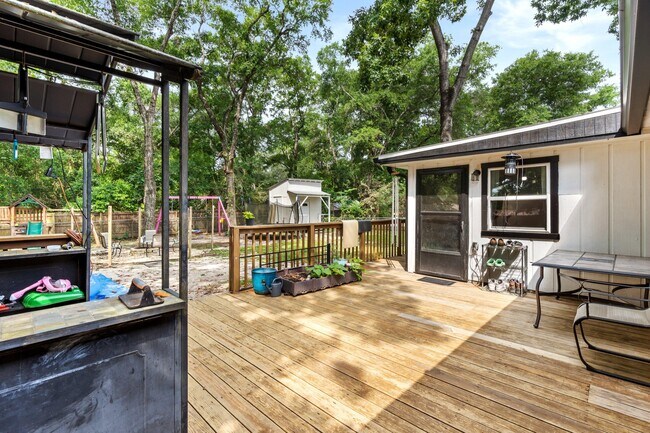 Building Photo - 2442 Duncan Dr