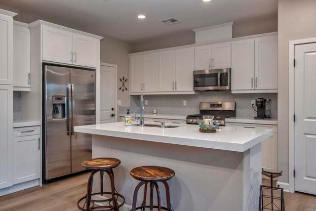 Building Photo - 1089 Delpy View Point