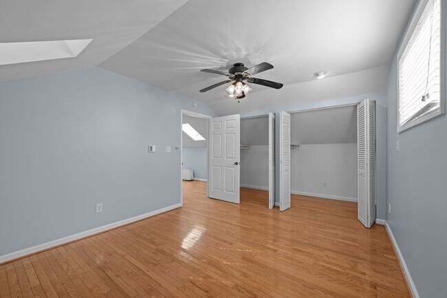 Building Photo - 4BD/3BA plus Bonus Room on Sought After Ma...