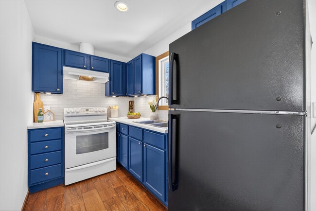 Building Photo - 1140 Ohio Ct