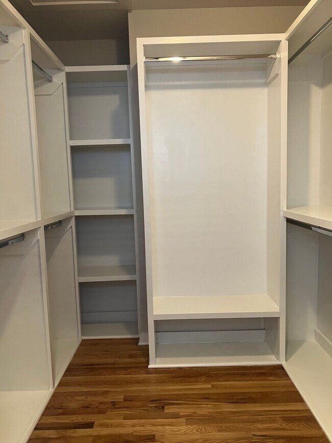 Building Photo - Contemporary East Nashville Home.   MOVE IN SPECIAL $500 OFF ONE MONTH'S RENT