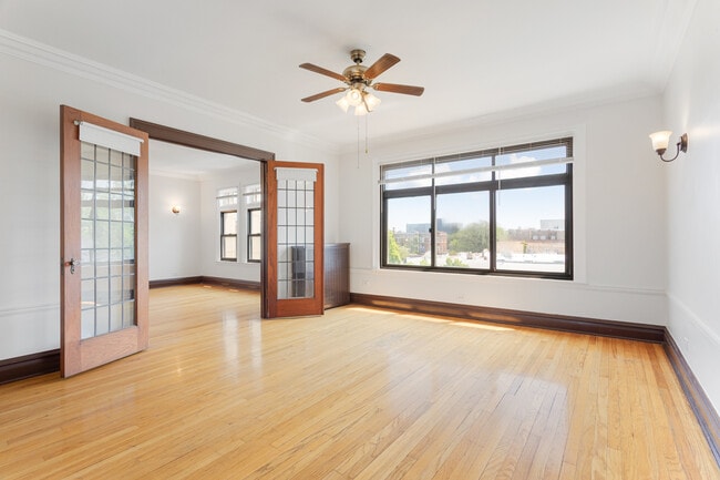 Building Photo - 2352 N Spaulding Ave