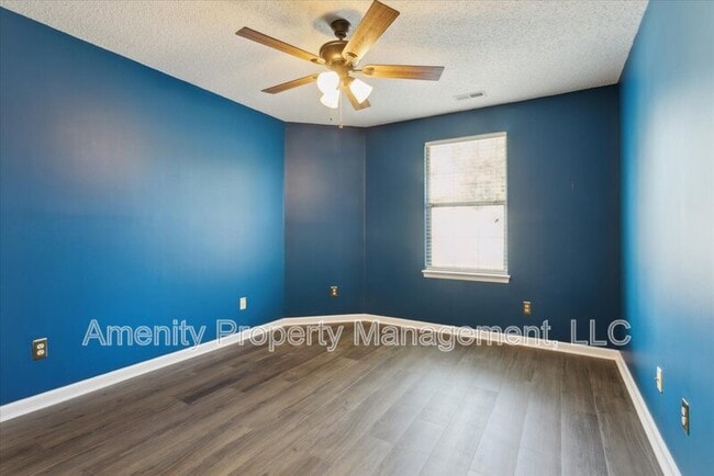Building Photo - 1628 Willow Cv