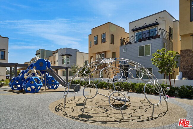 Building Photo - 525 Daniel Freeman Cir