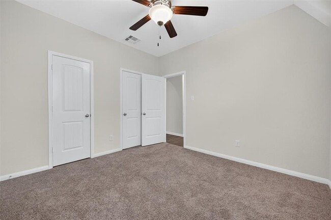 Building Photo - 206 White Wing Ln