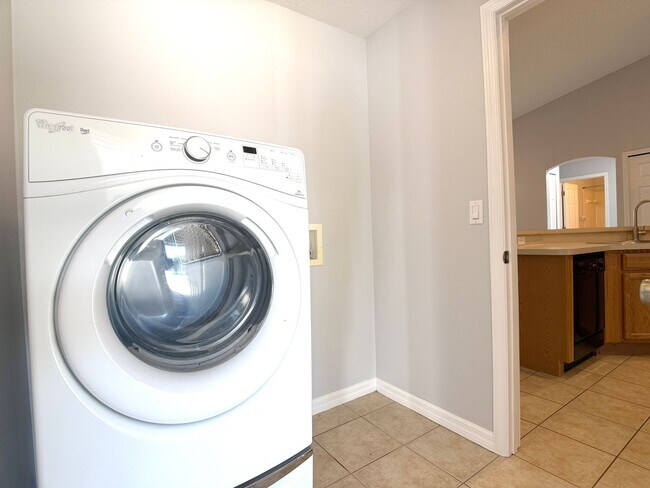 Building Photo - 310 White Ibis Ln