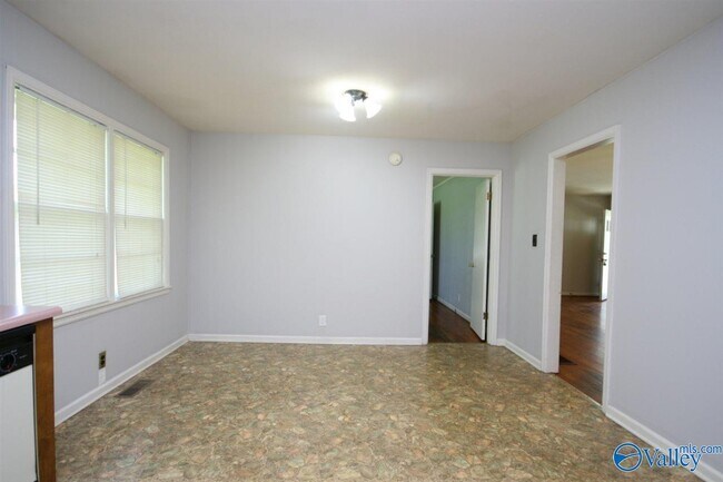 Building Photo - 2803 Mallory Ave NW