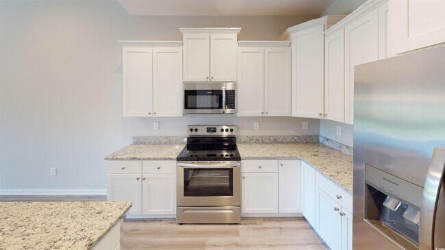 Building Photo - 86 Racquet Club Dr