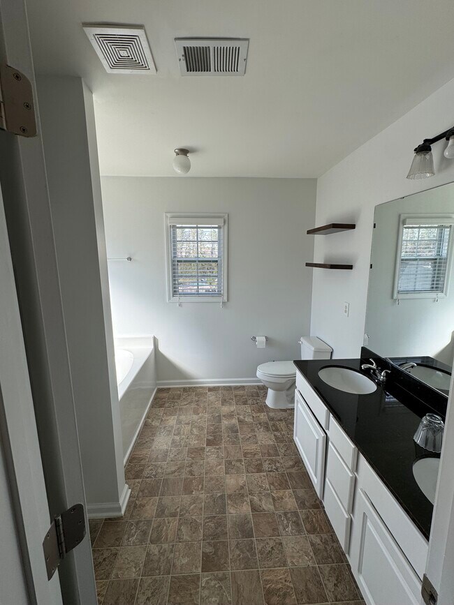 Building Photo - 127 Emanuel Creek Drive