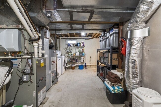 Building Photo - 7 Murdock St