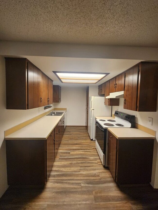 Building Photo - Nice 2 Bedroom Duplex in Edgewood!