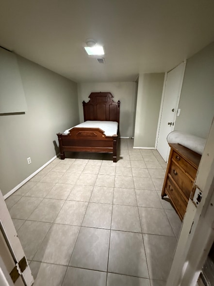 Building Photo - 3300 15th Ave