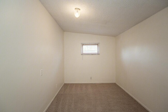 Building Photo - 500 Eldora Ln