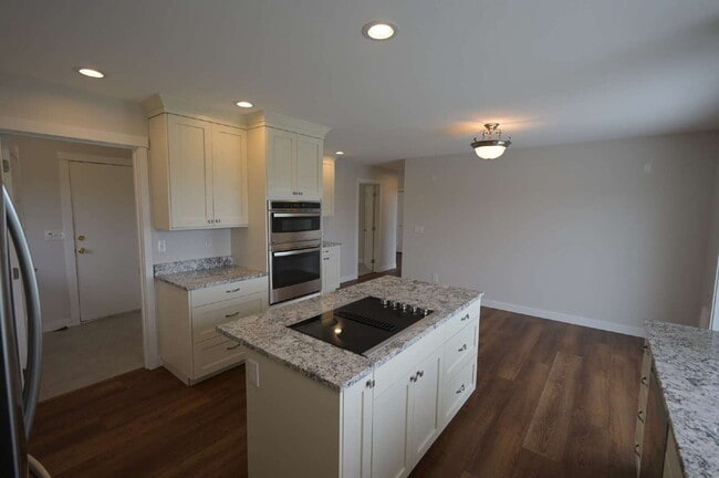 Building Photo - Newly renovated 3 bed 2 bath in a country ...