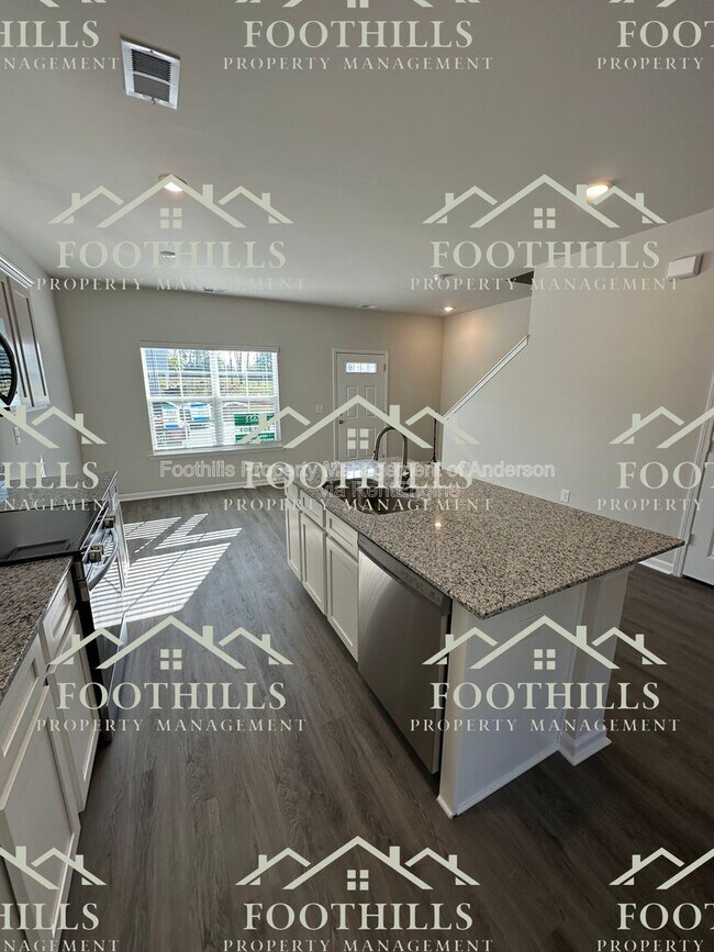 Building Photo - 226 Islay Way