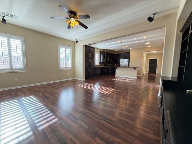 Building Photo - 9172 Domina Royal St