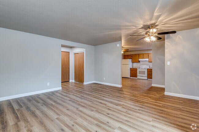 1 BR, 1 BA - 938SF - The Legacy