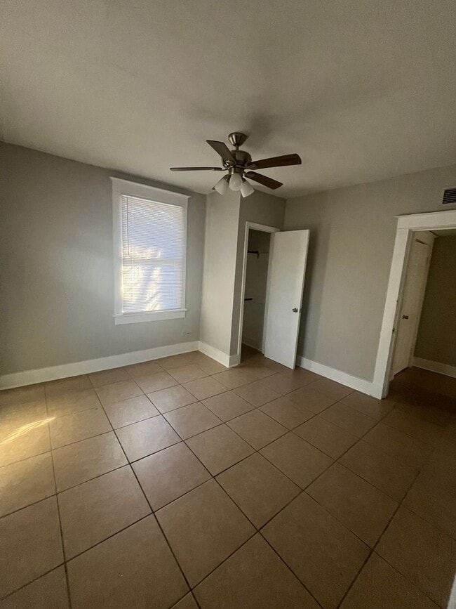 Building Photo - Renovated house in quite Neighborhood