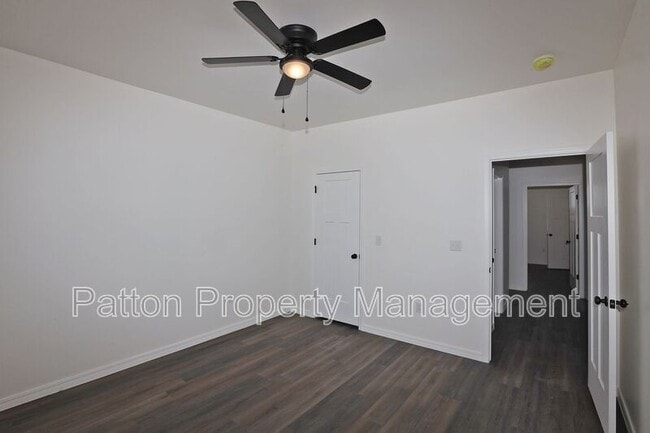 Building Photo - 13771 Periwinkle Dr