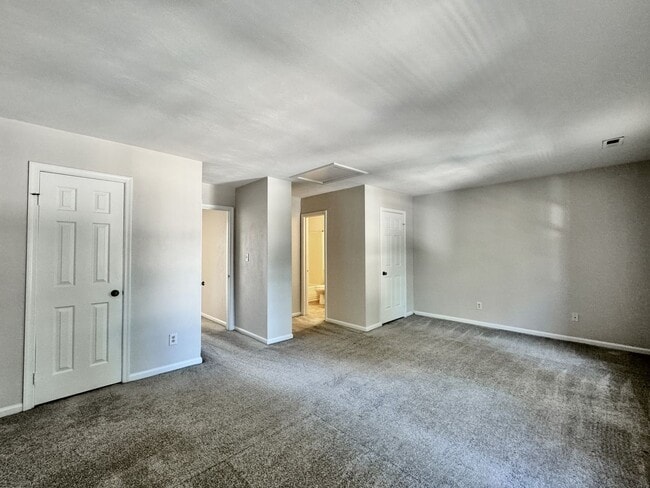 Building Photo - All Brick, End Unit Townhome in Kempsville...