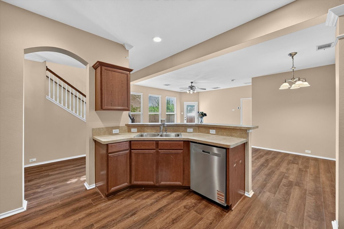 Building Photo - 2510 Sedona St
