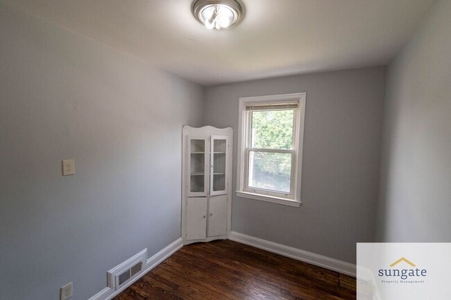 Building Photo - 831 N Chapel Gate Ln