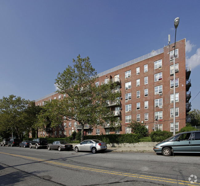 Primary Photo - 220 Osgood Ave