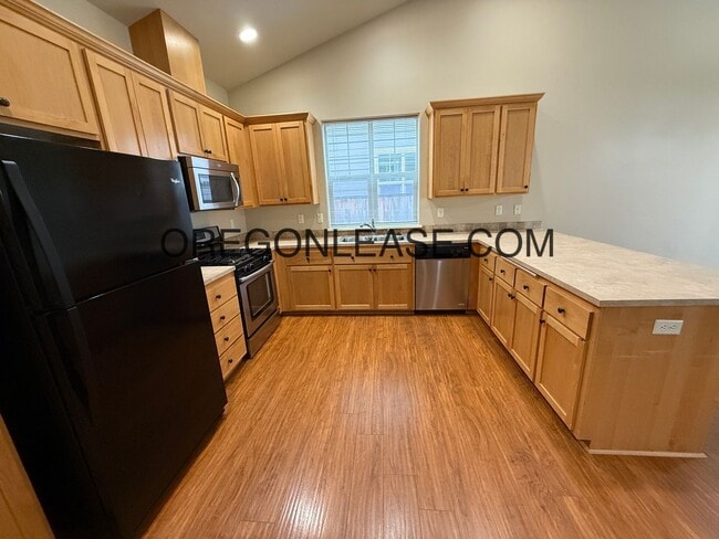 Building Photo - 3 bed 2 bath West Eugene Home