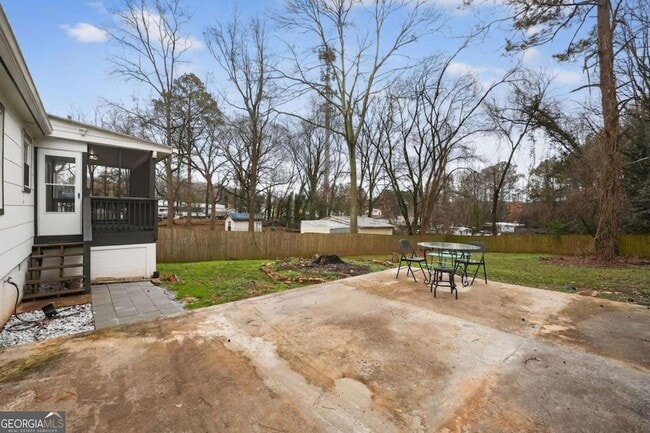 Building Photo - 871 Hargis St SE