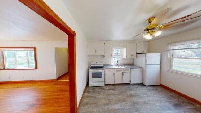 Building Photo - 820 N 13th St