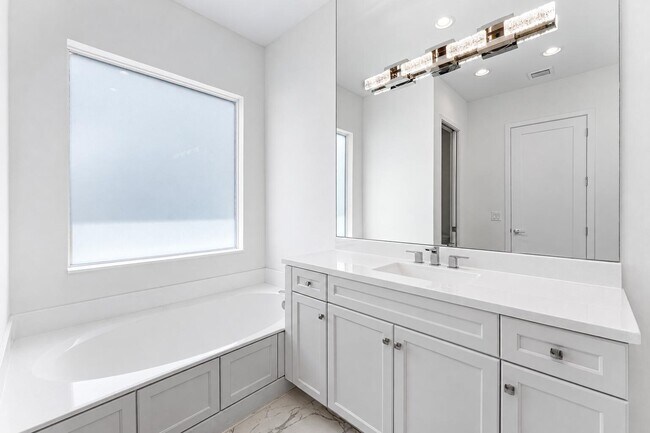 Building Photo - 15262 Cherry Creek Ln