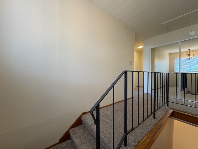 Building Photo - Charming Palo Alto Home with Beautiful Lan...