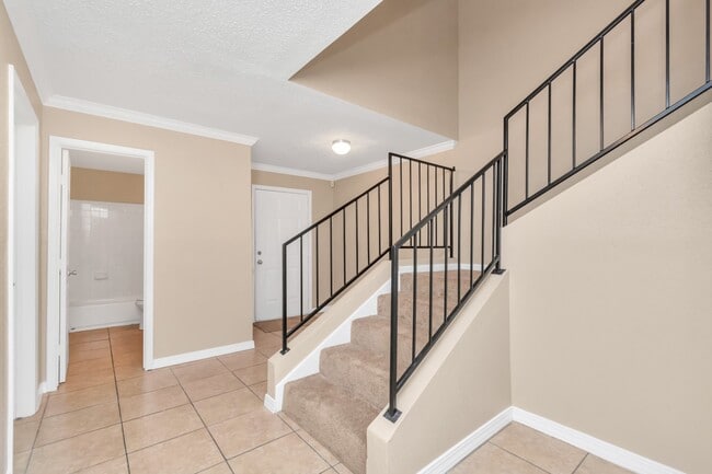 Building Photo - 15616 Weldon Dr