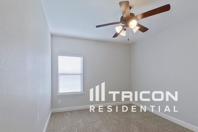 Building Photo - 509 Dogwood Dr