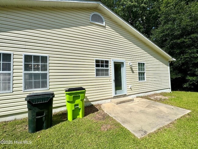 Building Photo - 521 Jimmies Creek Dr