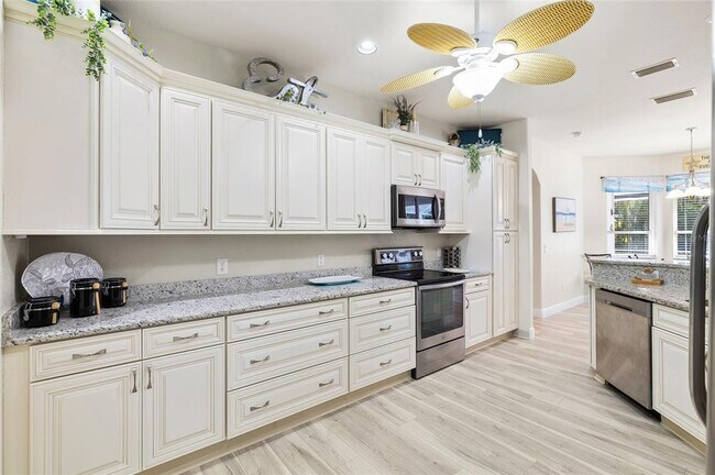 Building Photo - 3730 Crandon Rd