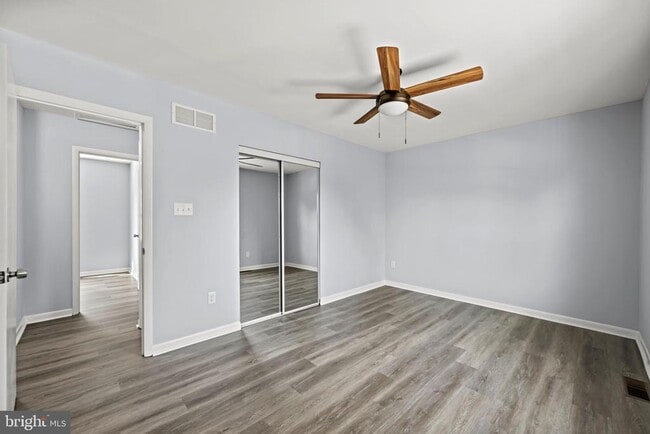 Building Photo - 2402 Raintree Ave