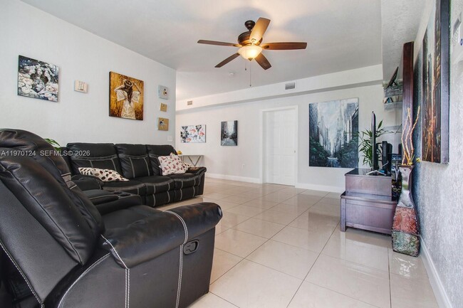 Building Photo - 335 NW 109th St